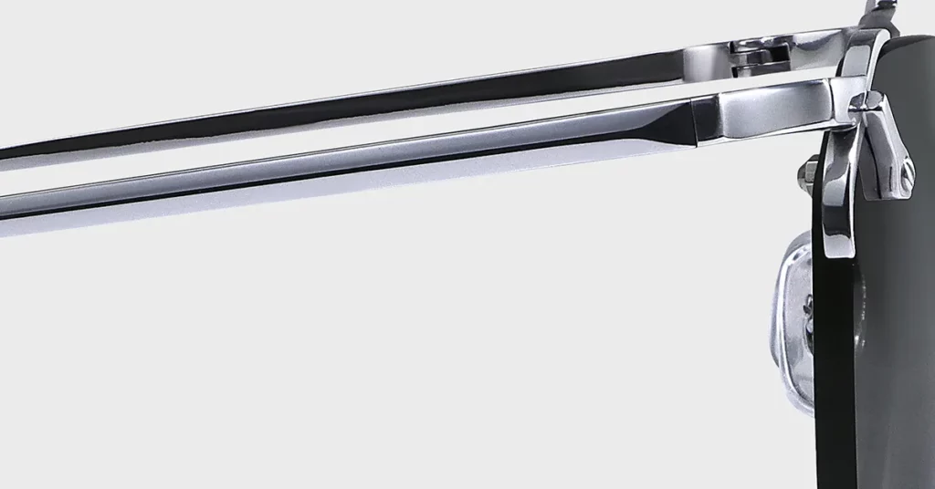 China vs. Italy A Comparative Analysis for Scaling Luxury Eyewear Manufacturing