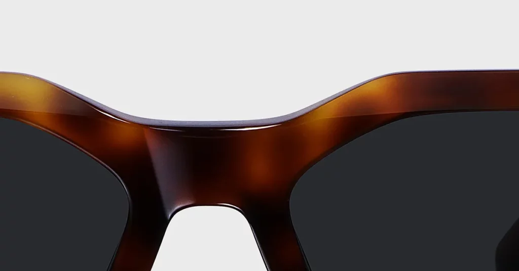 Eyewear Hardware Sourcing & Integrating Premium Hinges and Core Wires at Scal