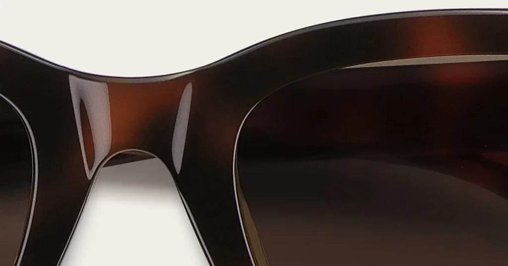 Eyewear Hardware Sourcing & Integrating Premium Hinges and Core Wires at Scal
